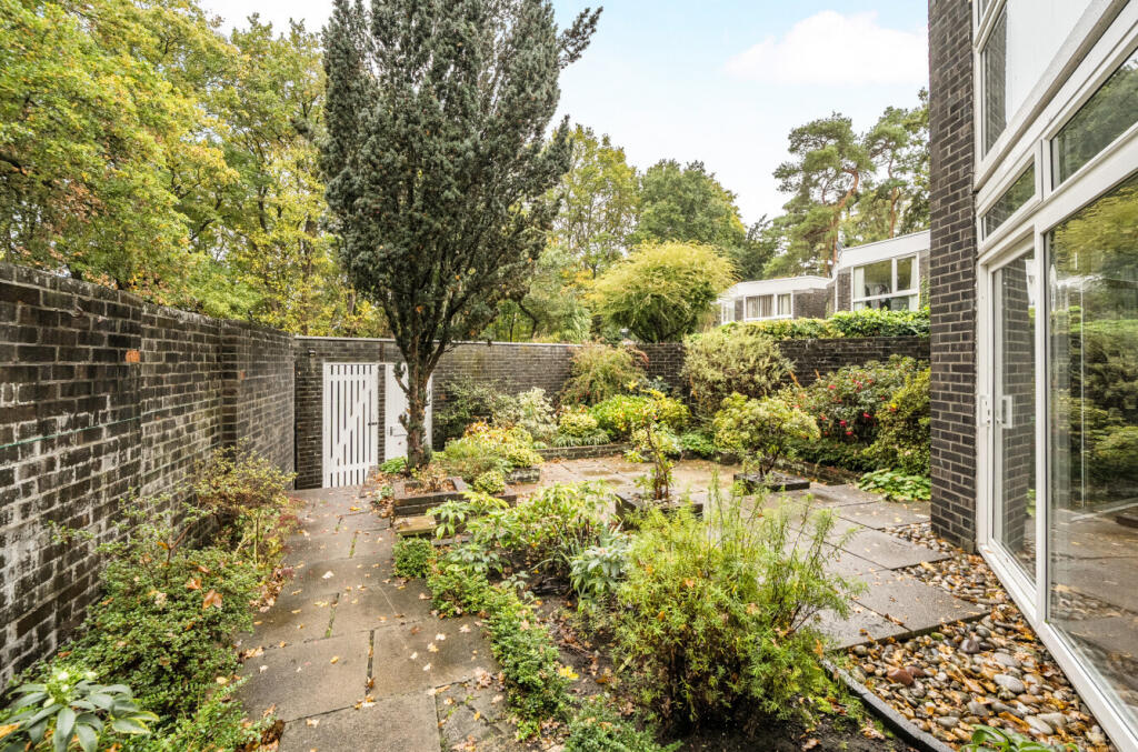 1369760-6-68f6271...