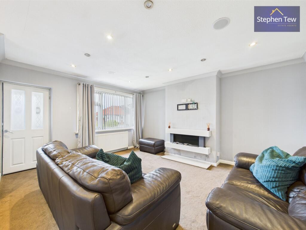 Living Room / Kitchen