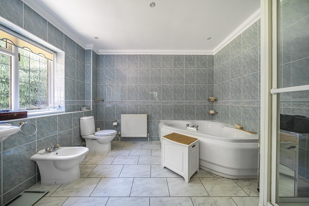 En-Suite to Bedroom