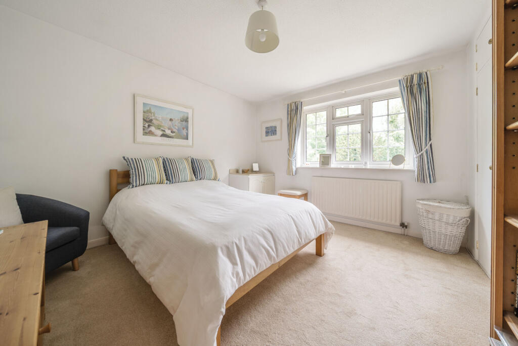 1304901-8-6846f12...