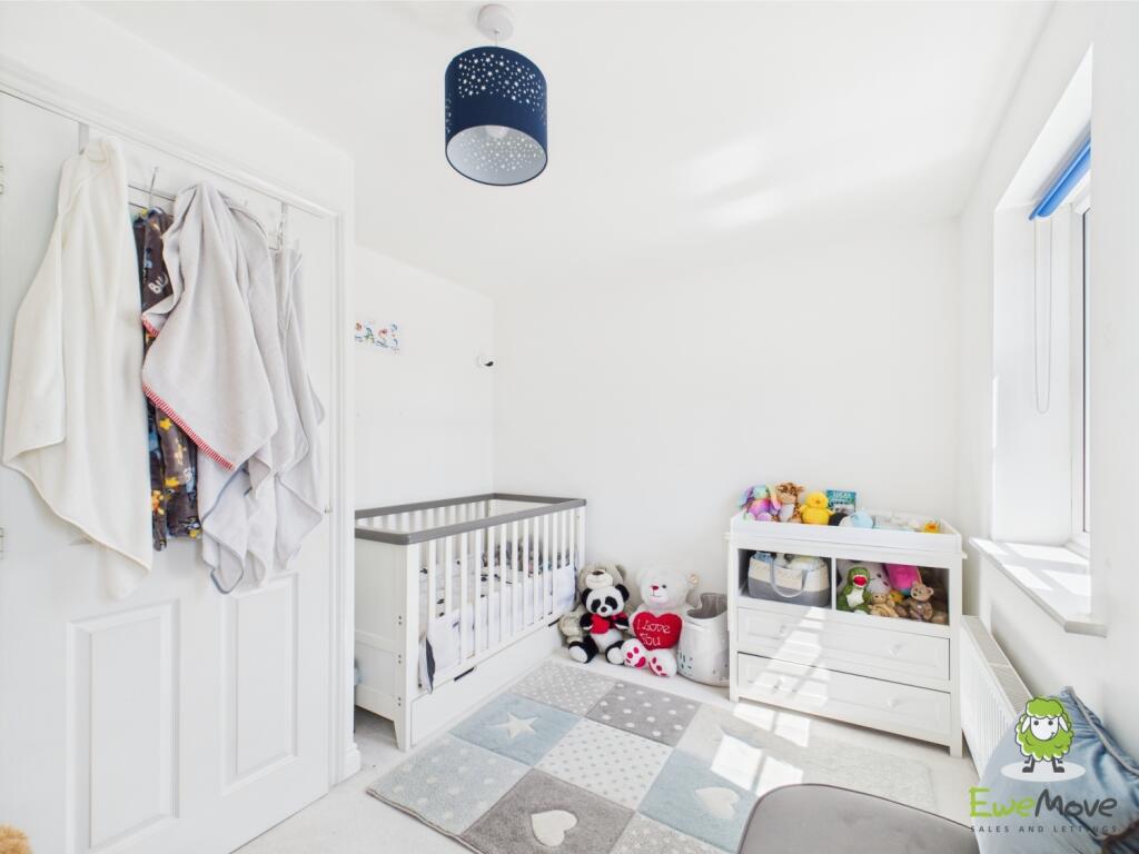 EweMove Estate Agents Basingstoke - Sinclair Drive