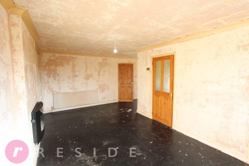 Lounge / Dining Area