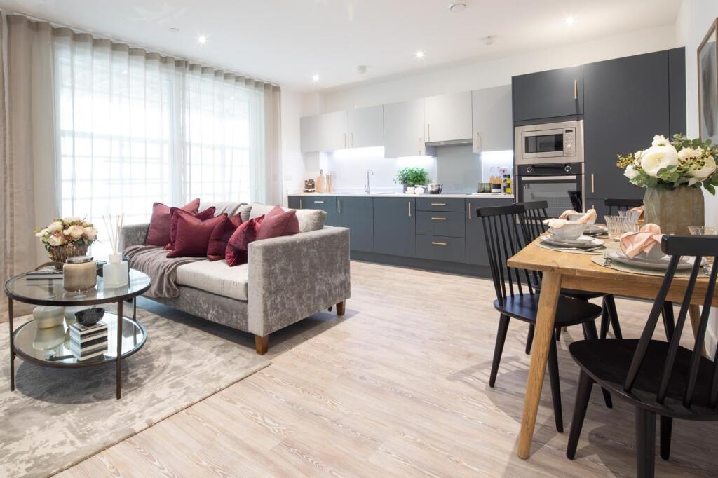 2 Bed Reception 2.jpg