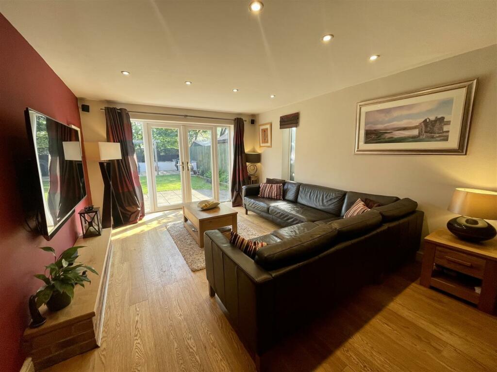 LIVING ROOM REAR