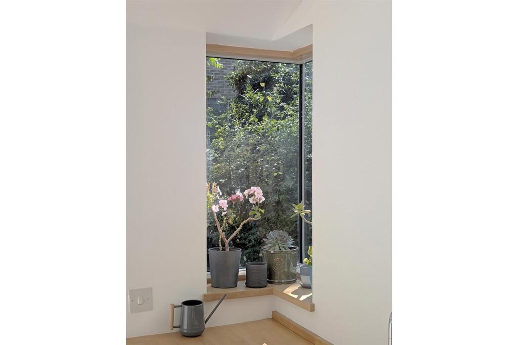 WA_corner window.jpg