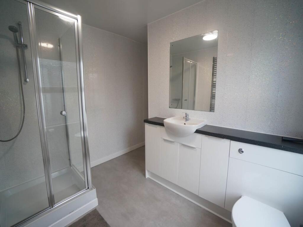 Bathroom 1.1.JPG