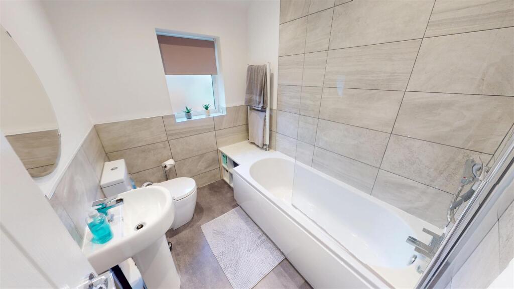 Dunmail Avenue Bathroom