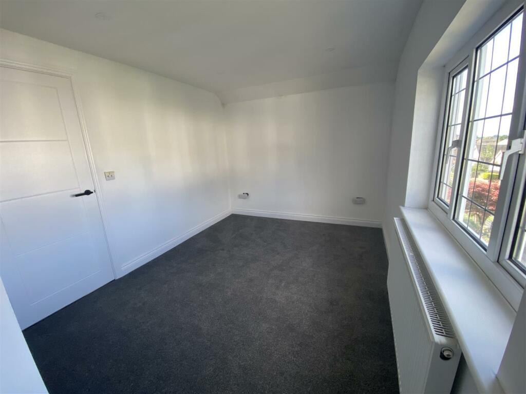Bedroom 1.jpeg