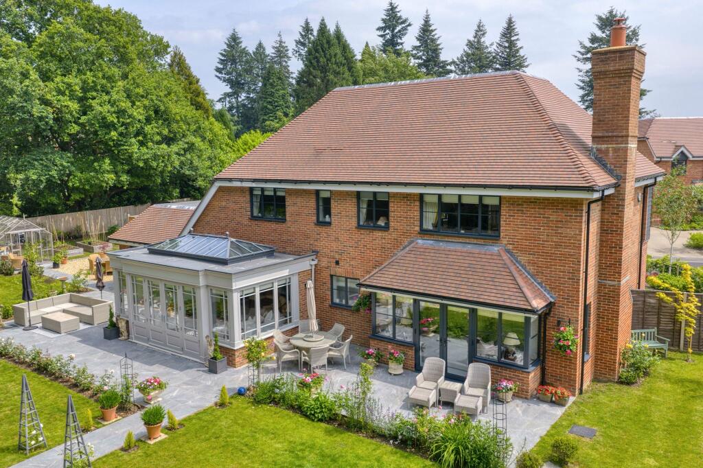 Baskerville Drive, Hindhead, GU26