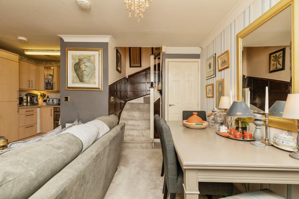 Kitchen/Living Area  3