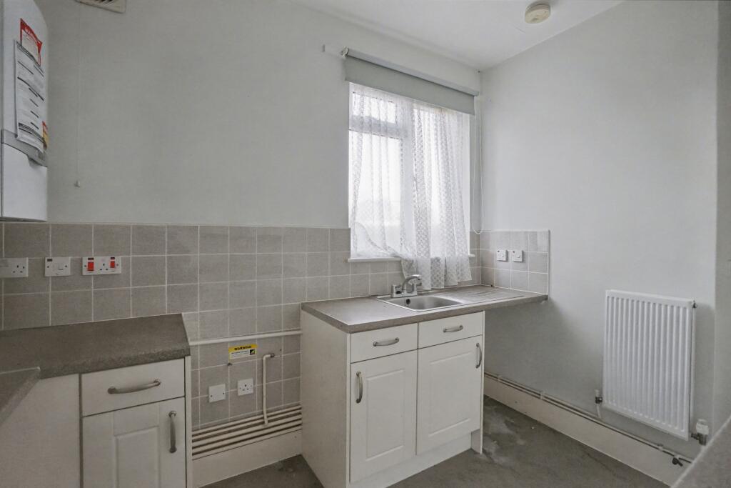 Flat 1, 104 Goldsmith Avenue, Acton, London, W3 6HW