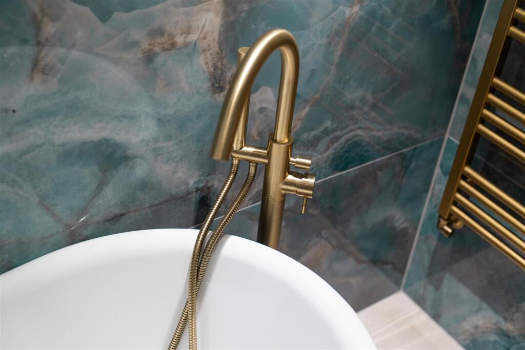 Bathroom-6.jpg