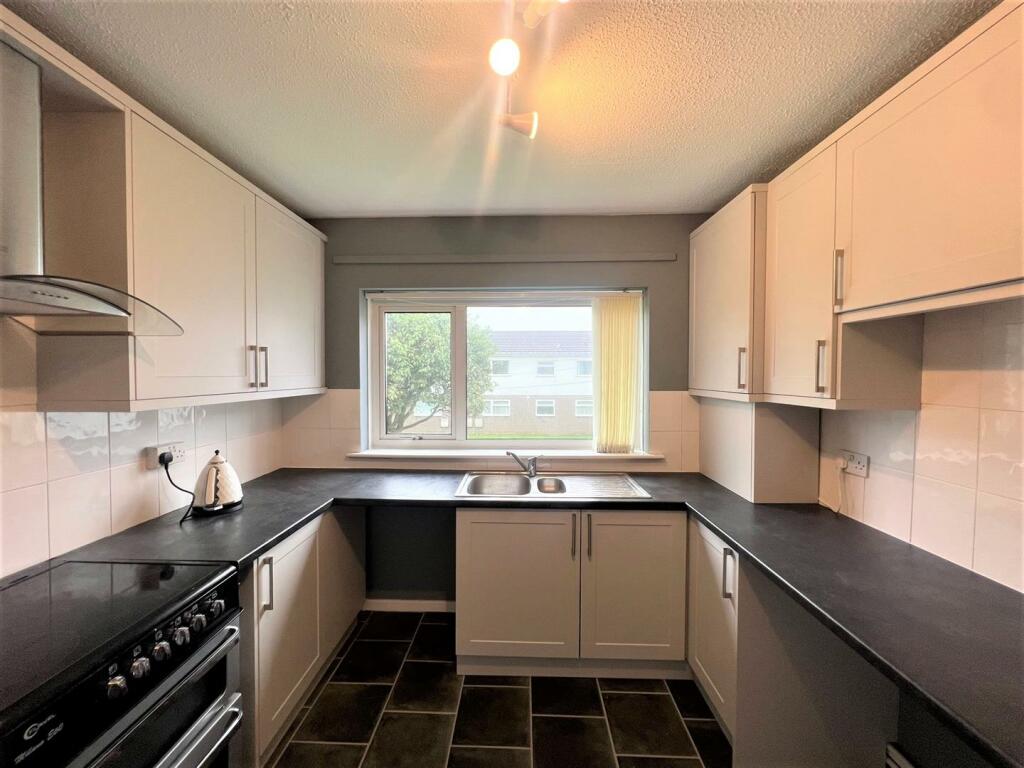 KITCHEN 1.jpg