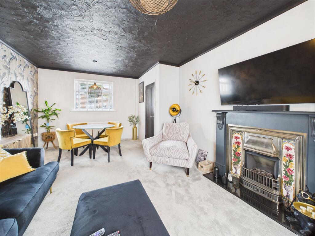 Living Room/Dining Room