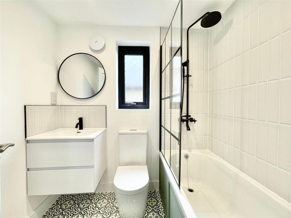 Family Bathroom.jpeg