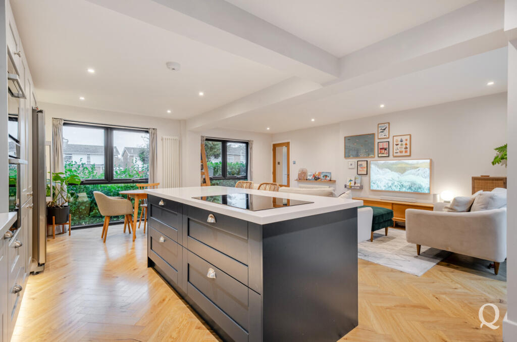 9589670b-e522-493...