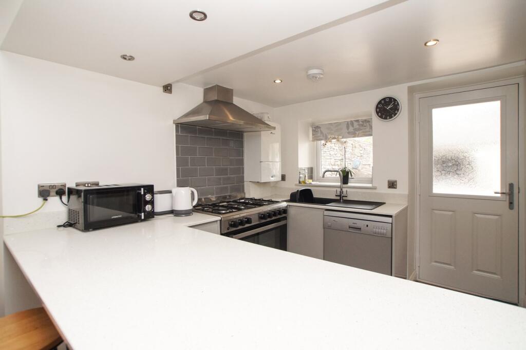 Open plan dining lounge/kitchen