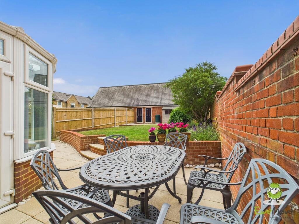 EweMove Basingstoke Estate Agents 17 Gaiger Avenue