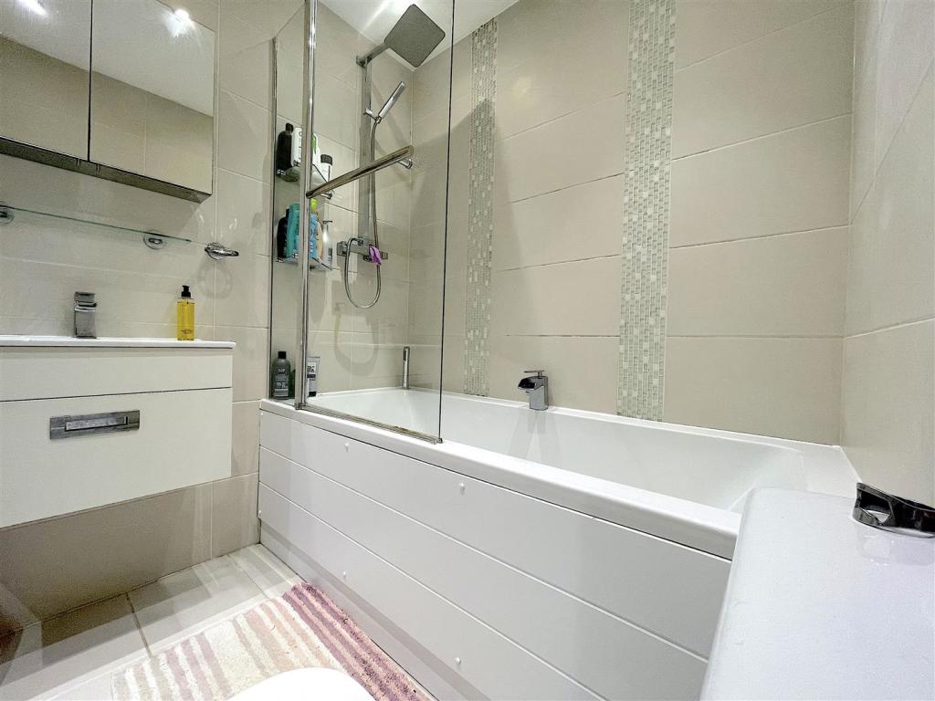 Bathroom (2).jpeg