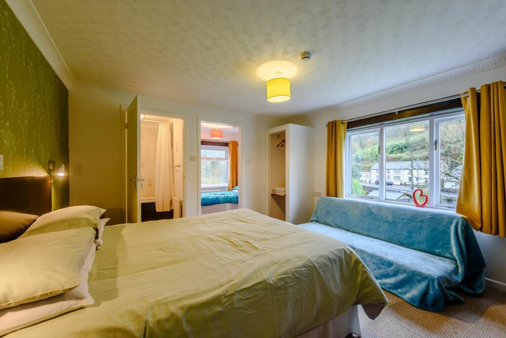 guest room