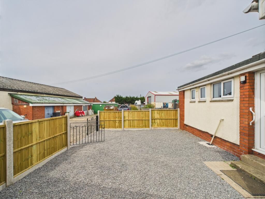 CAM02023G0-PR0160-STILL016