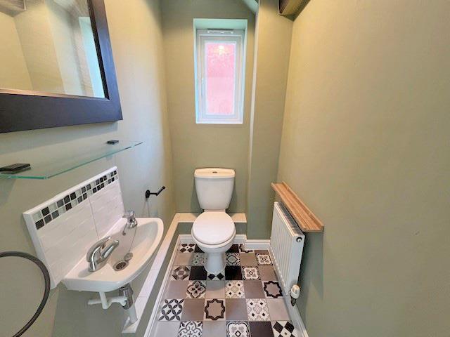 7 Woodleigh wc.jpg