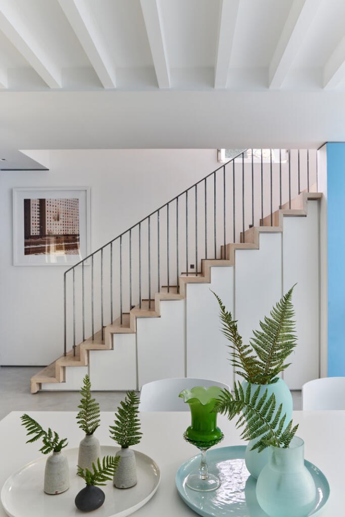 320024 - DANG9781.jpg