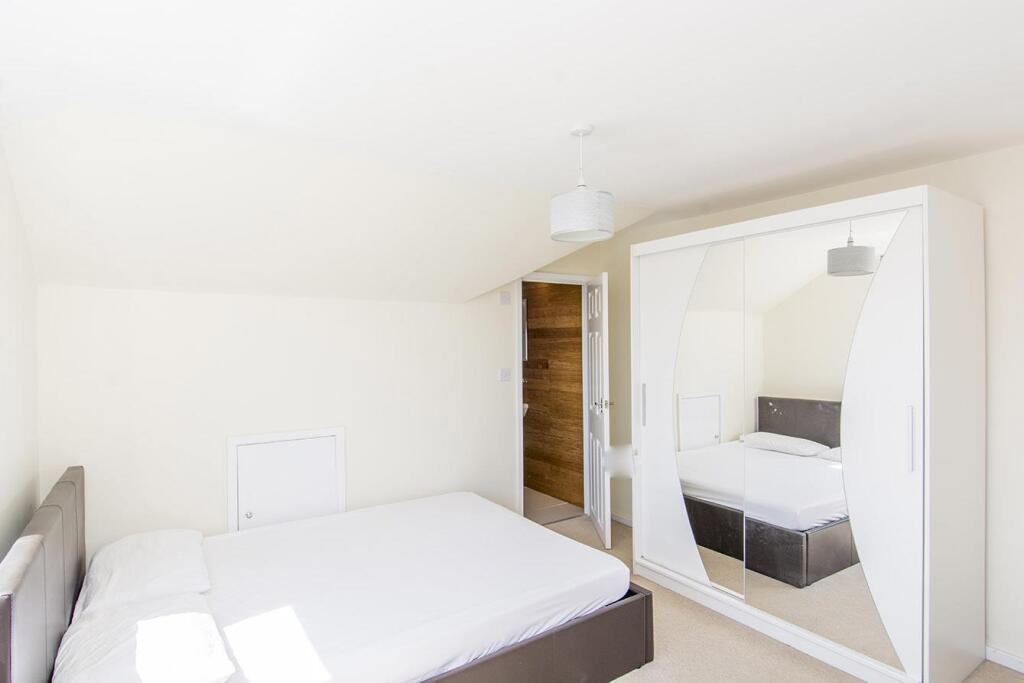 (Bedroom One Photo Two)