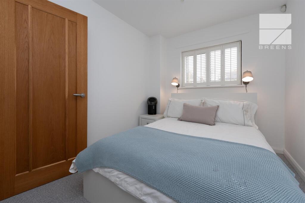 8 Belmont Close_0037.jpg