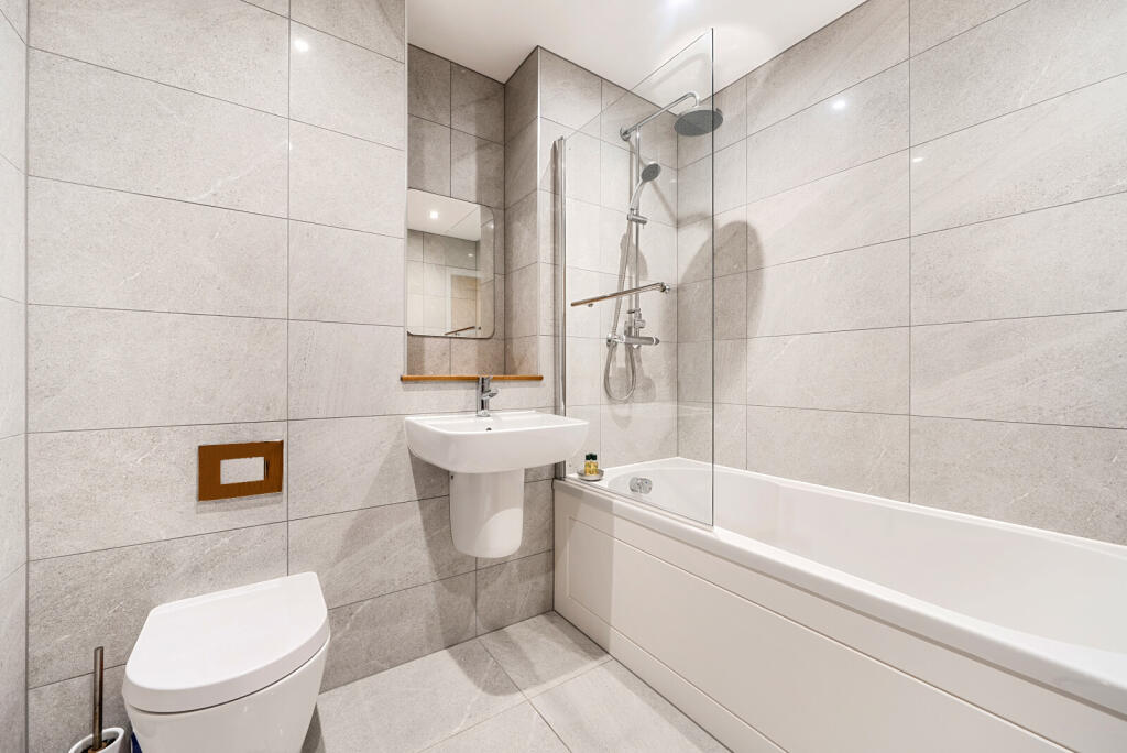 1349827-15-68c3fd...