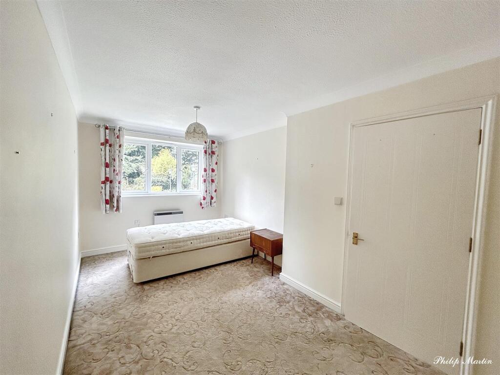 Master Bedroom.jpg