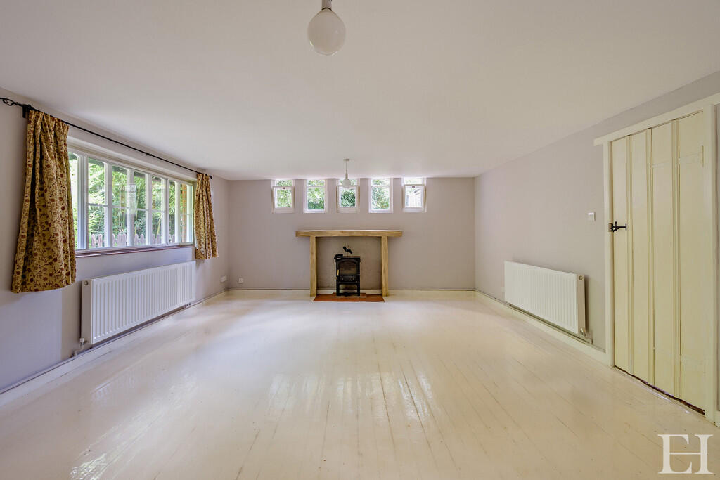 8659306-interiorW...