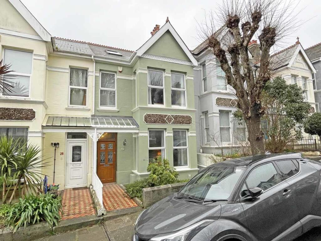 Edgecumbe Park Road 27 Front...jpg