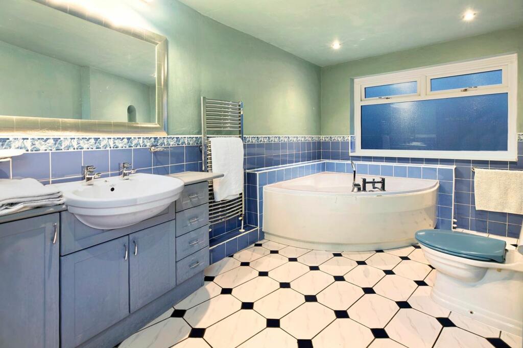 Lower Ground Bathroom