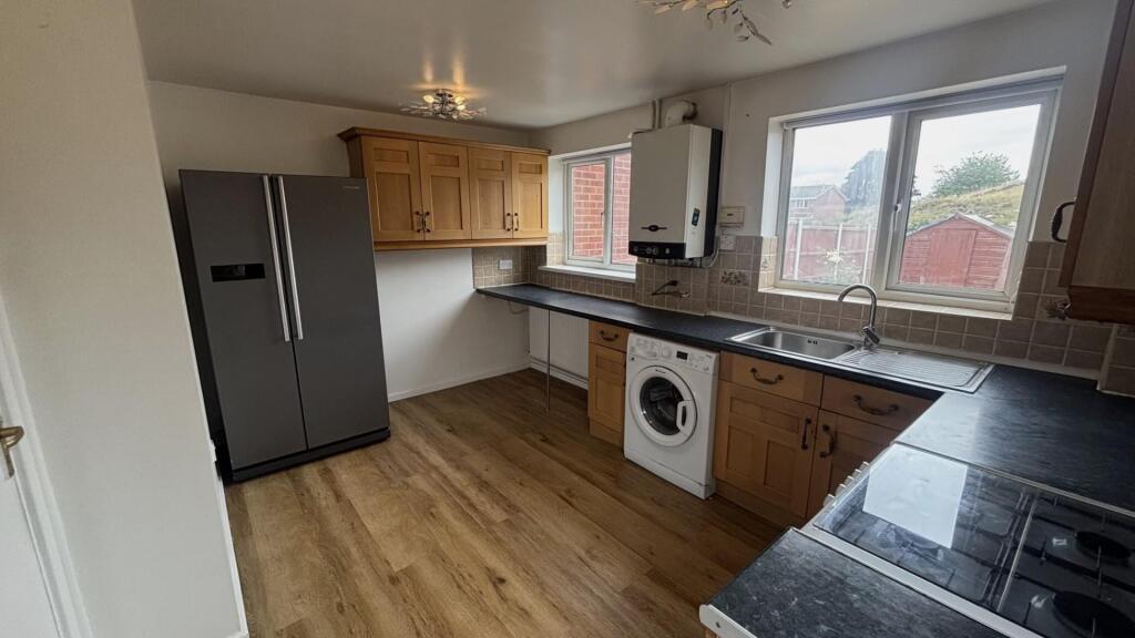 67 macdonalds close kitchen 1.jpeg