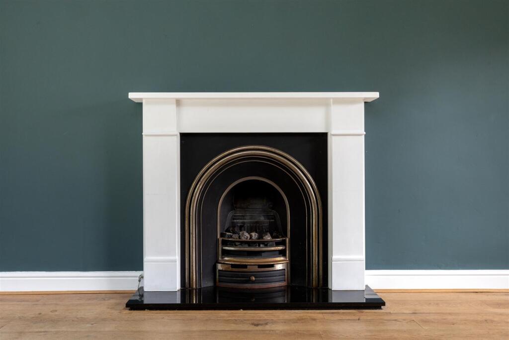 Warren Drive, Tudor House-019.jpg