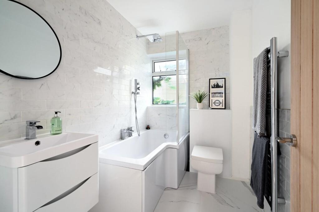 66 woodland ct bn3 (19).jpg