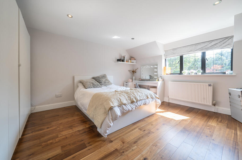 1306183-8-684c463...