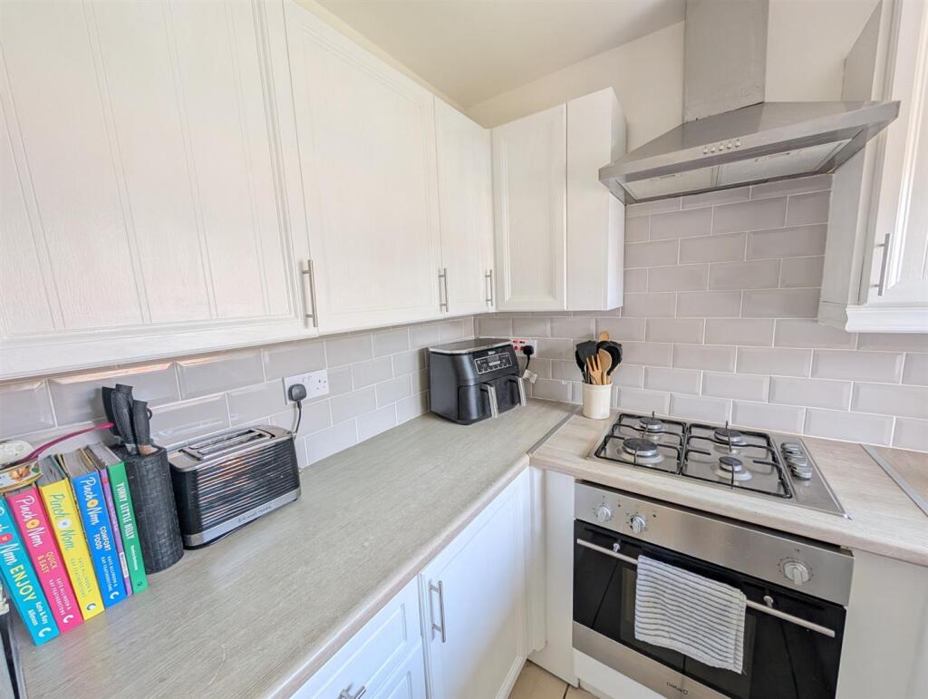 Kitchen b