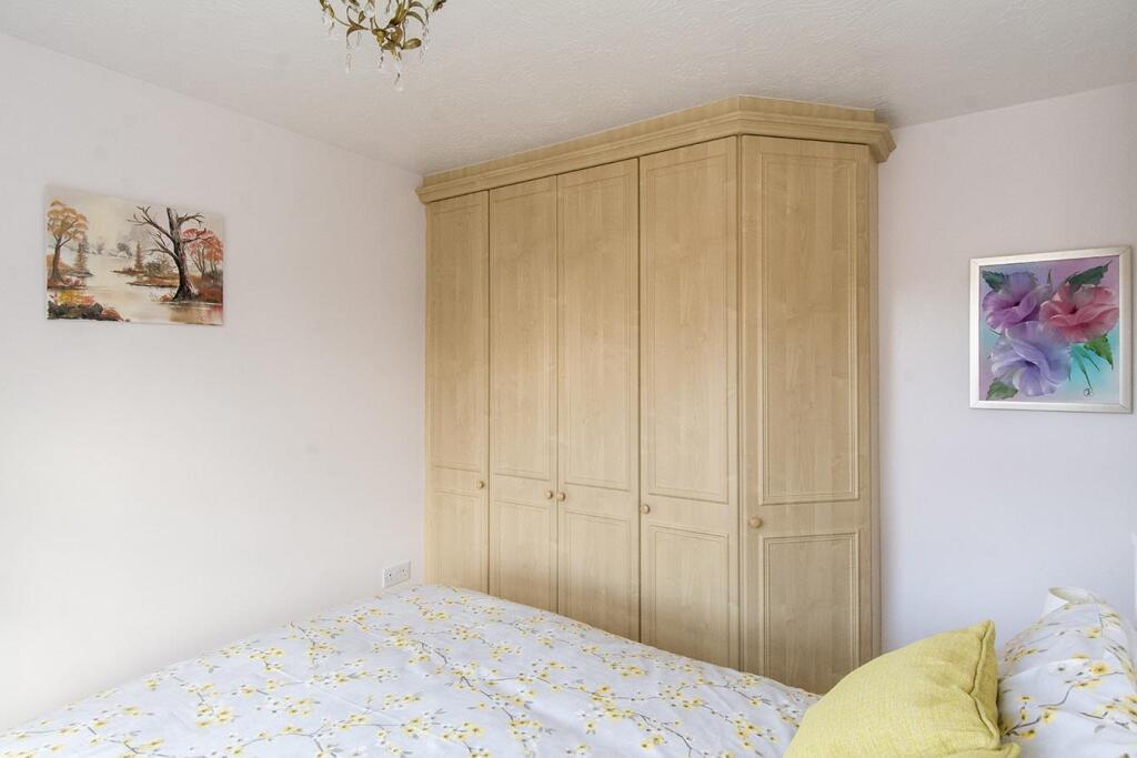 Bedroom Two Photo Two