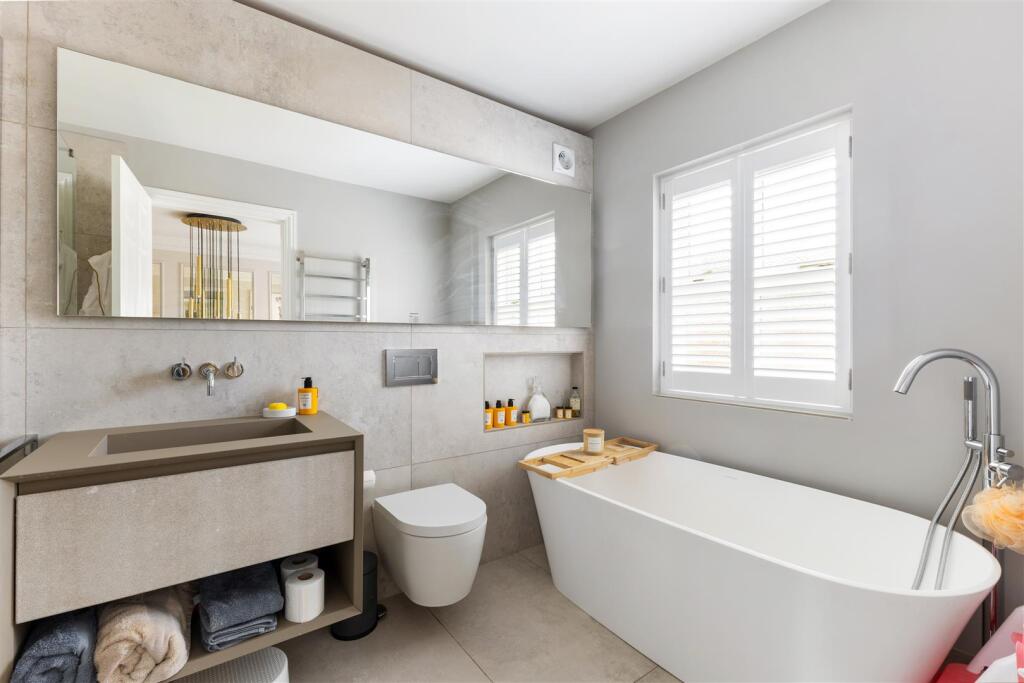 94088_8 Steadings Rise Mere (38).jpg