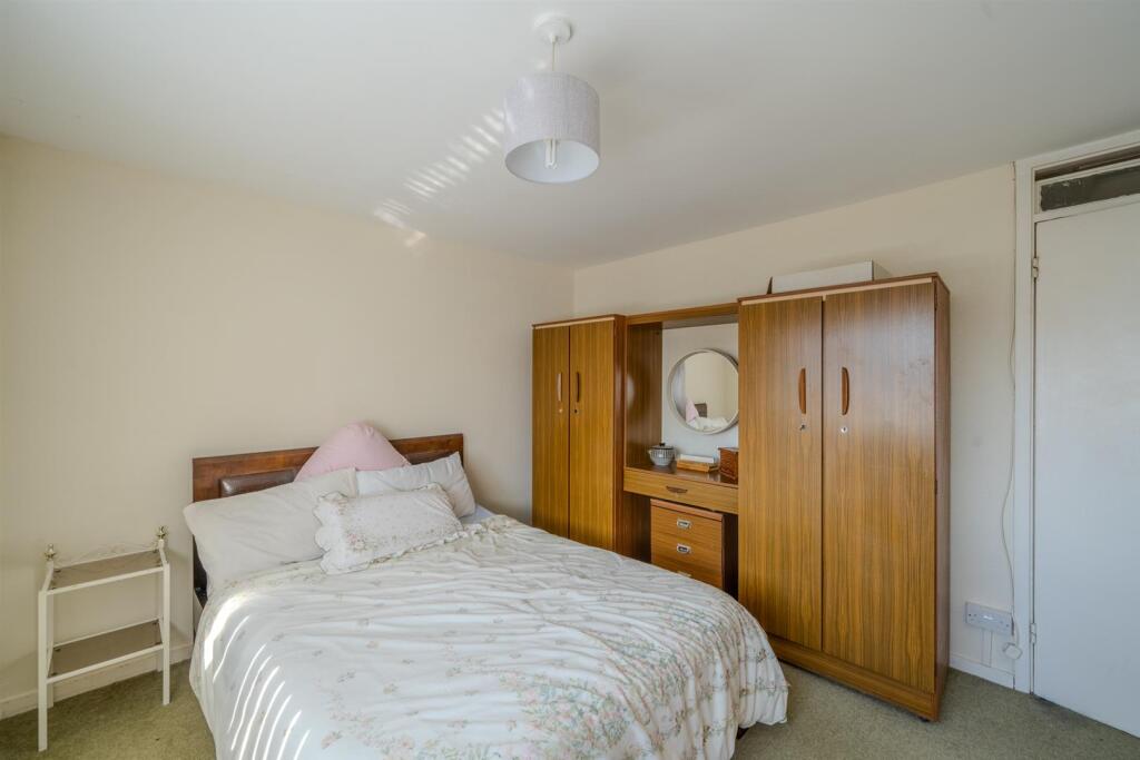 22 Garw Wood Drive-14.jpg