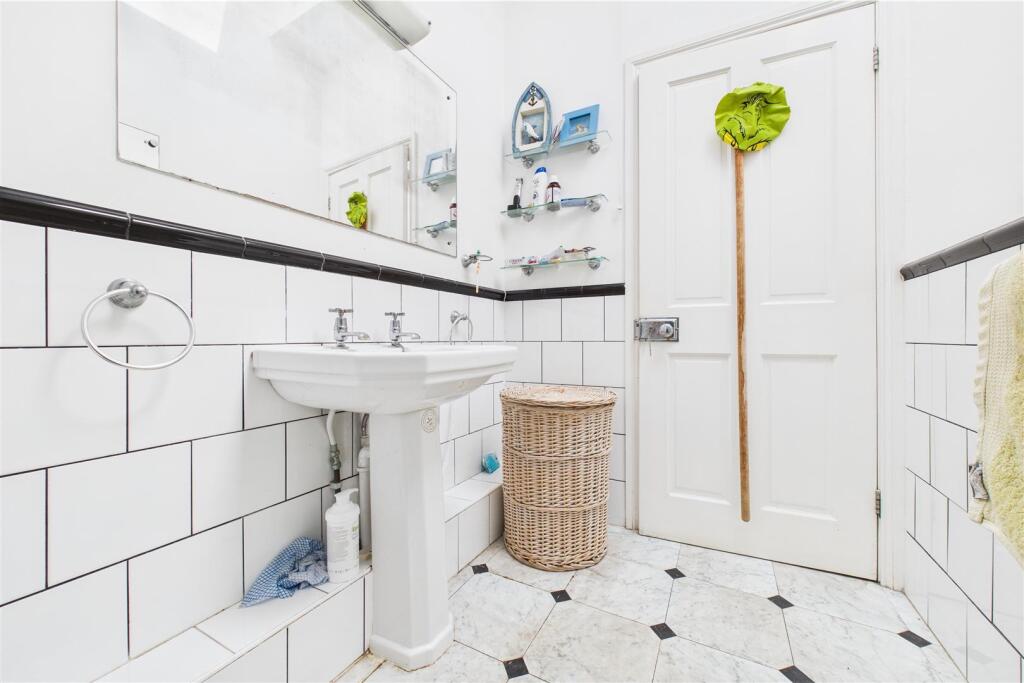 1 Ambra Terrace, Ambra Vale East, Clifton Wood, Br