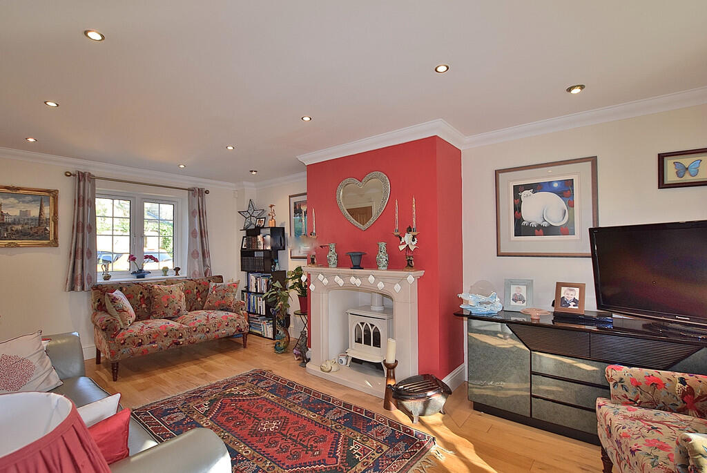 living room alt_0...