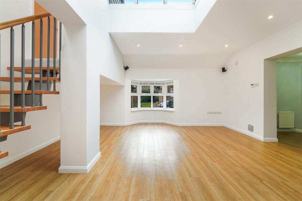 GREAT ELSHAMS, 40 (10).jpg