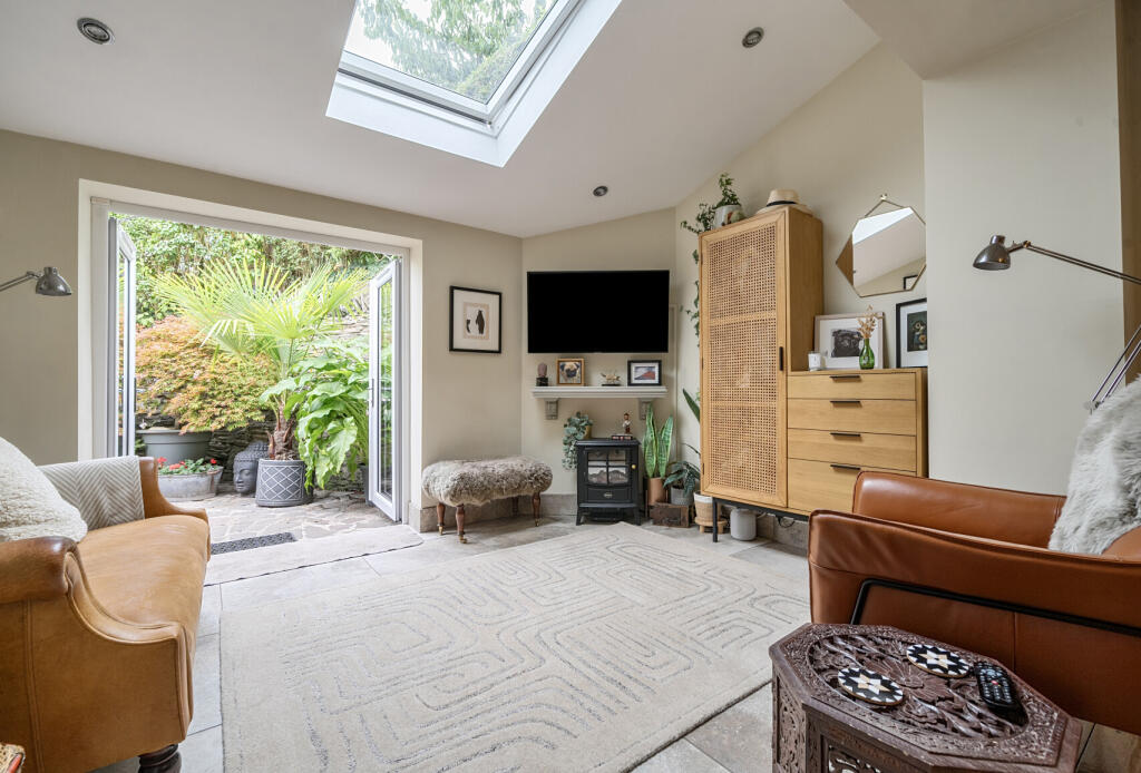 1342530-12-68a380...