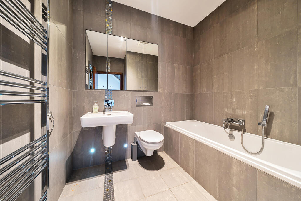 1302907-10-6841a5...