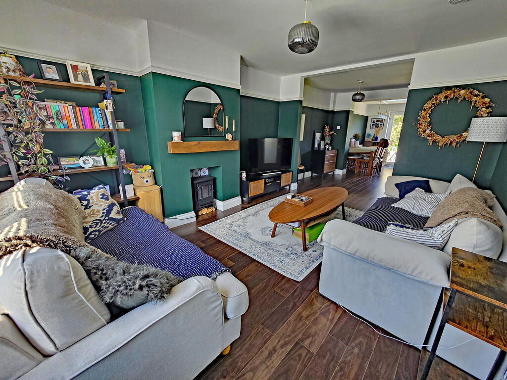 LOUNGE 4