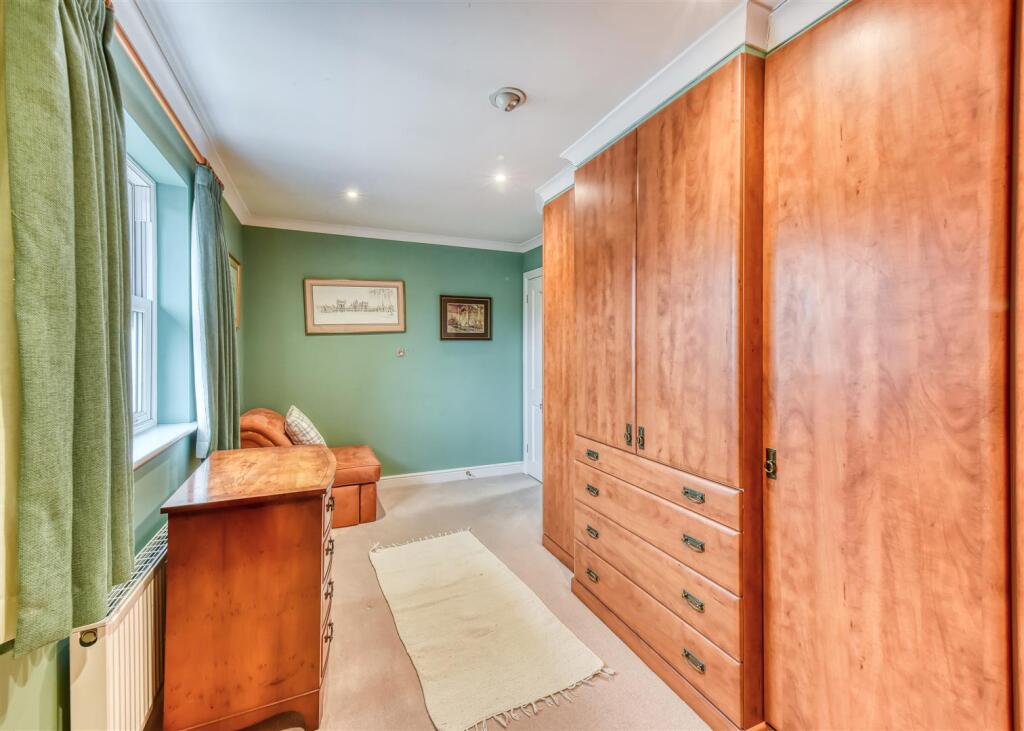 20 Cross Road-bed4.jpg