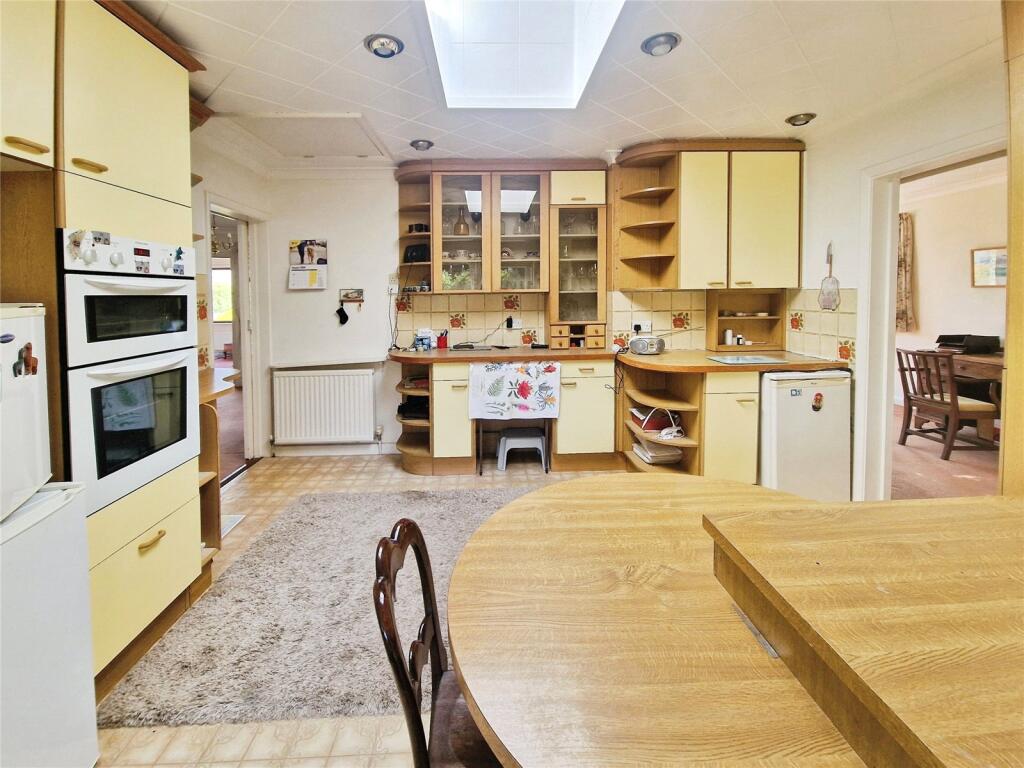 Kitchen/Dining